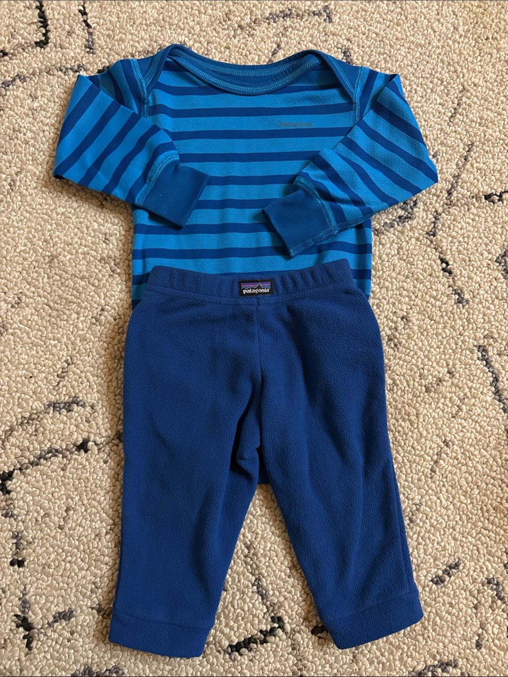 Patagonia set 3-6 months EUC